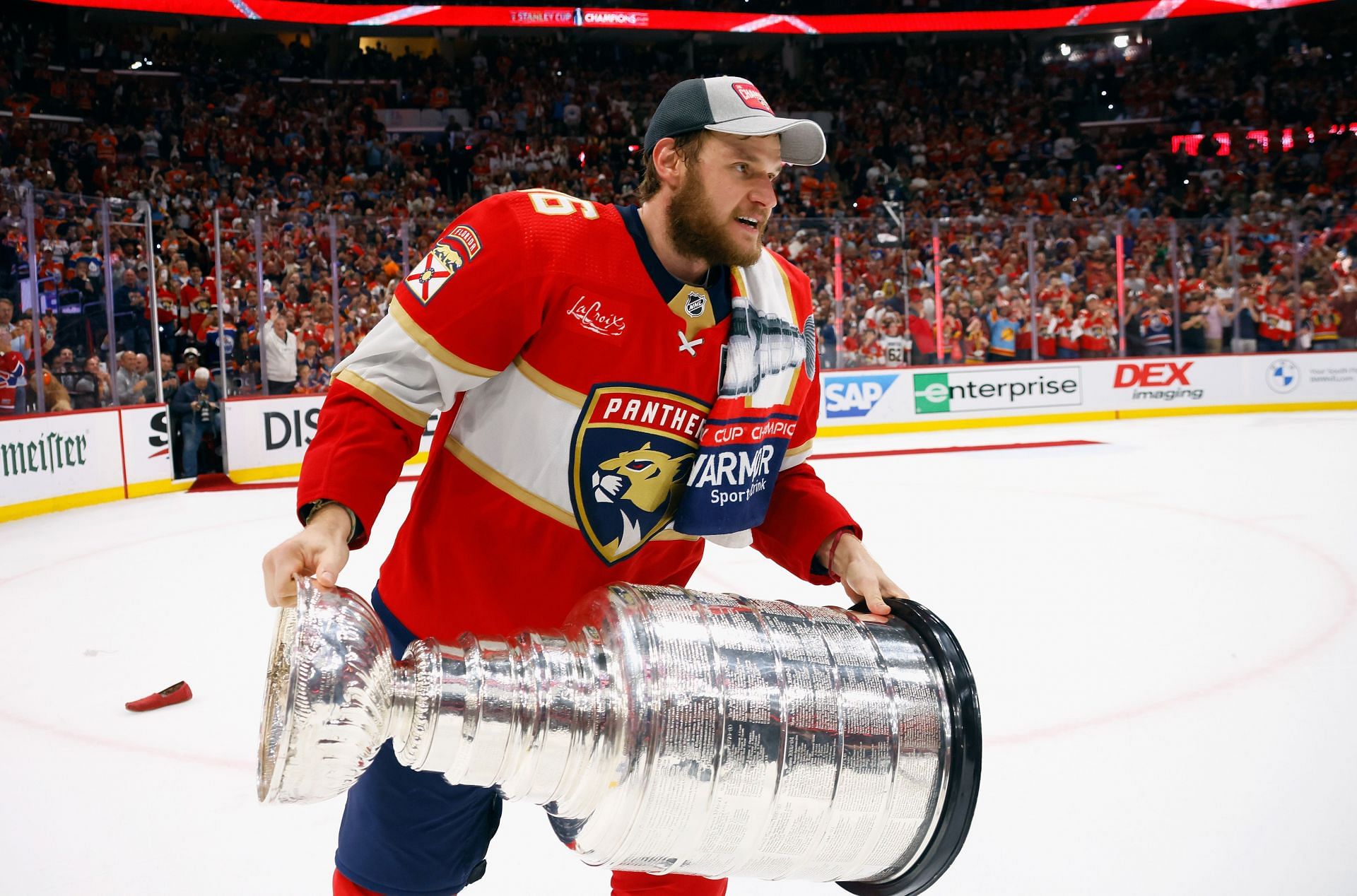 Who are the European captains to win the Stanley Cup
